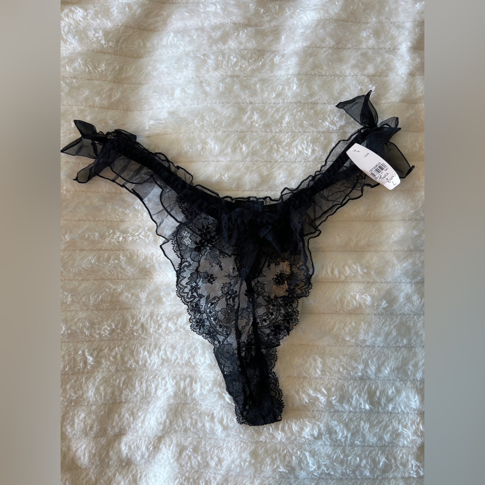 Victoria's Secret designer collection Black Lace Panty size L